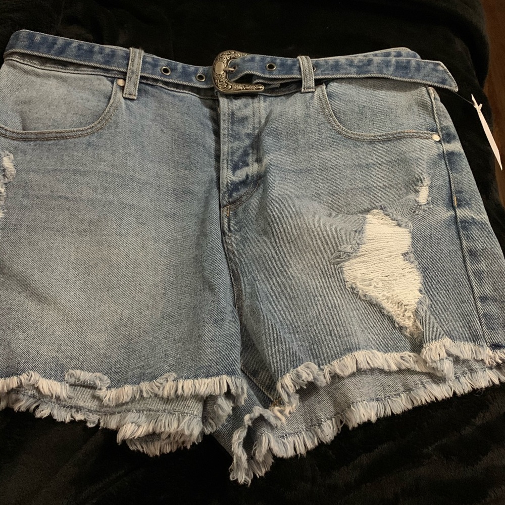 Women’s guess jean shorts high waisted